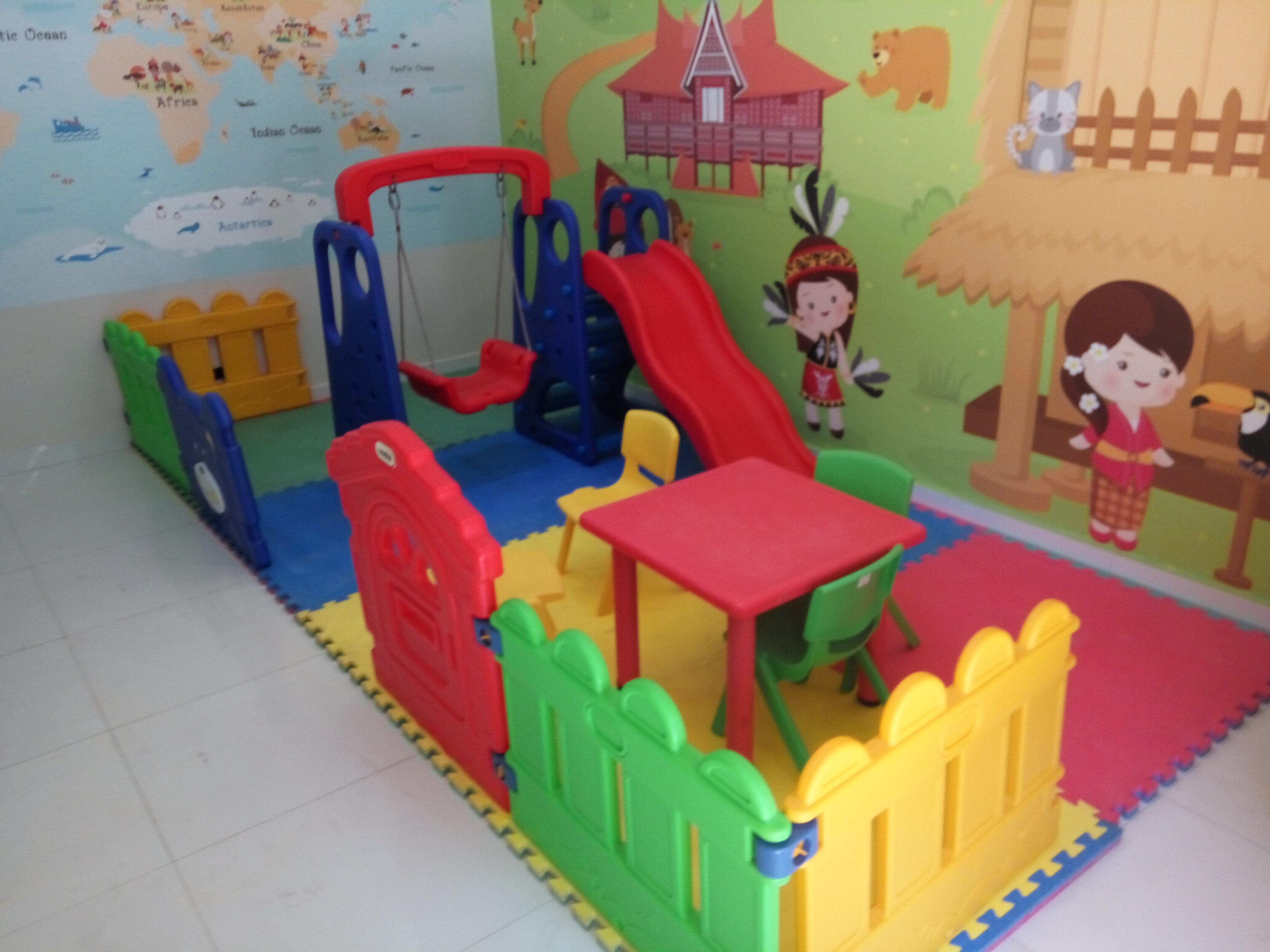 Jambuluwuk Oceano Gili Trawangan Hotel Ngoại thất bức ảnh A playroom at a nursery school in Malaysia
