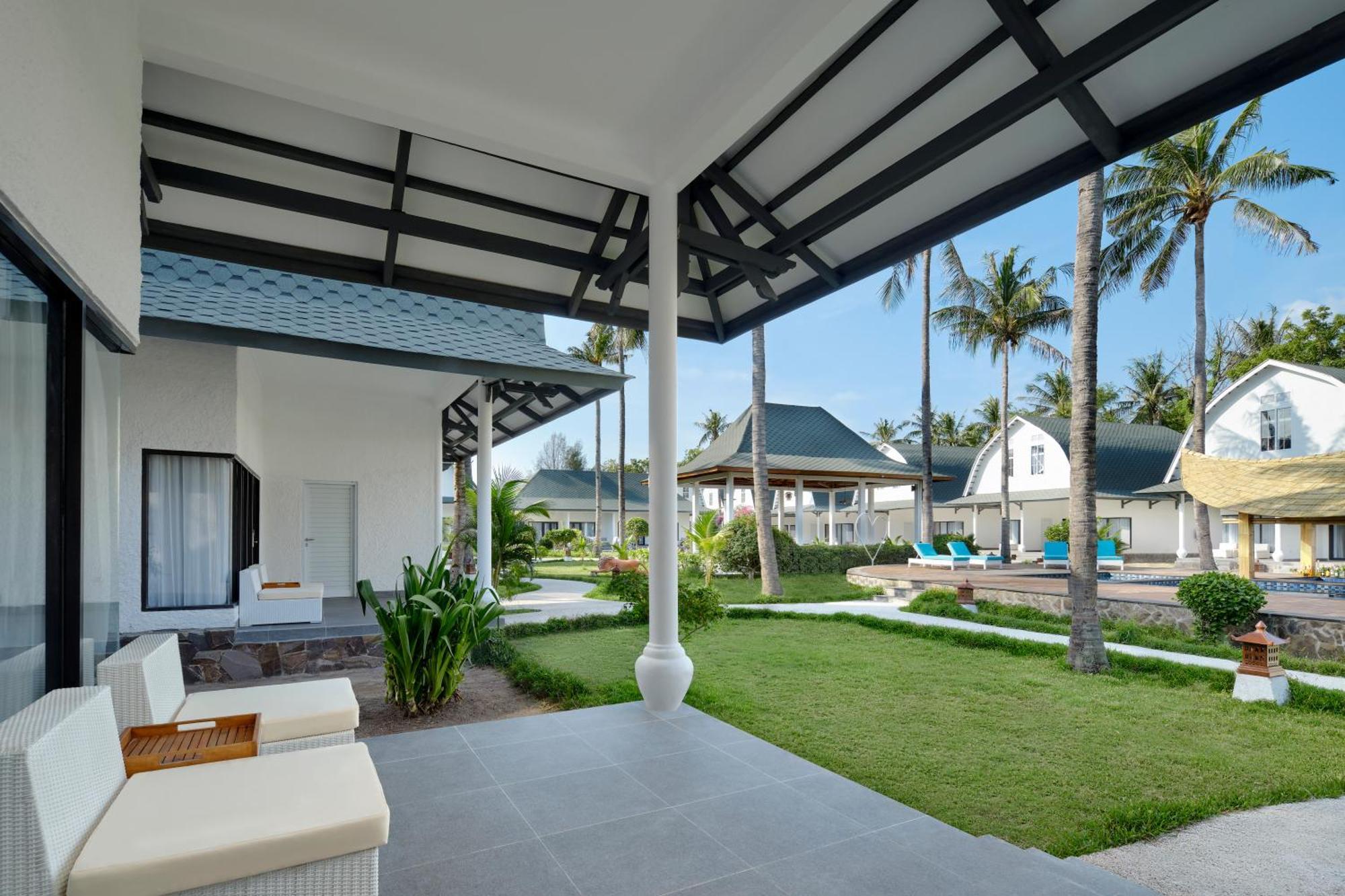 Jambuluwuk Oceano Gili Trawangan Hotel Ngoại thất bức ảnh The resort's pool area