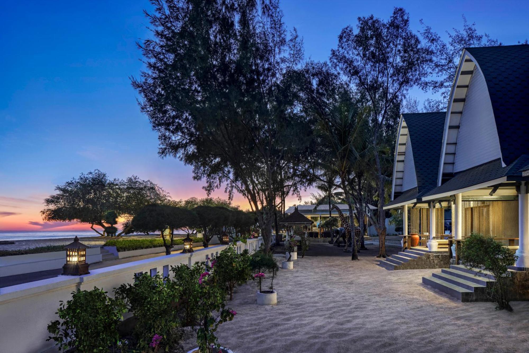 Jambuluwuk Oceano Gili Trawangan Hotel Ngoại thất bức ảnh The Westin Maldives